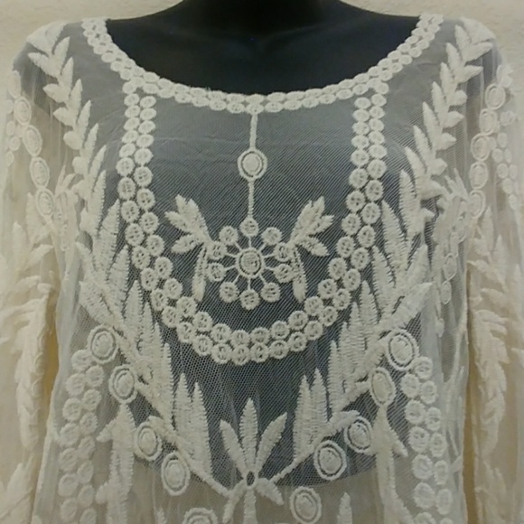 Cupio Embroidered Crocheted Lace Top - Picture 2 of 7